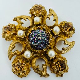 PRETTY GOLD TONE FAUX PEARL AND RHINESTONE BROOCH