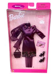 Mattel Barbie Fashion Avenue Metro Styles Reception Roses Fashion - NIP