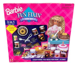 Mattel Barbie Vintage Fun Fixin Cake Set - Unopened