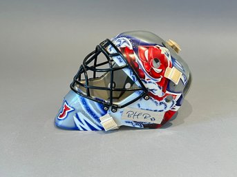 Upperdeck 2002-2003 Mask Collection Patrick Roy #33 Signed Mini Mask