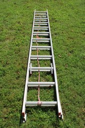 Werner Saf T Master 24' Metal Extension Ladder