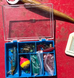 Vtg Sm Tackle Box & Contents