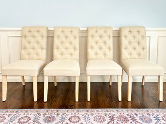 A Set Of 4 Modern Side Chair In Tufted Linen