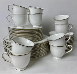 Lenox Classics Collection China Partial Service For 10 (40)