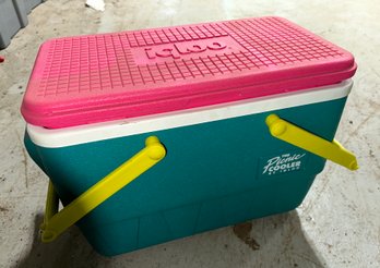 The Picnic Cooler By IGLOO ~ 25 Quart ~ Very Retro