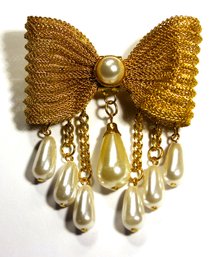 1980s Vintage Gold Tone Bow Formed Brooch Having Faux Pearl Drops