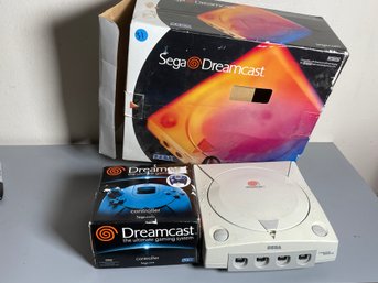 SEGA DREAMCAST WITH ONE CONTROLLER AND BOX