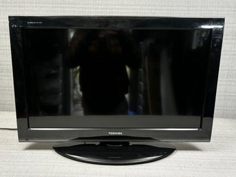 A Toshiba 32' Flat Screen TV