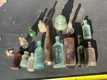 ANTIQUE BOTTLE LOT