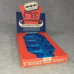 Fantastic Vintage 1940s LION RAZOR BLADES Counter Display Box - NOS - NEW OLD STOCK - Great Collectible Item