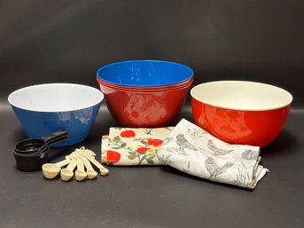 Kitchen Essentials: Bowls, Measuring Cups/Spoons & More