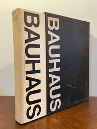 Bauhaus  Weimar Dessau-berlin Chicago ,hans M.wingler MIT Press - 1969.  Valuable Over Size Book In Slipcase.