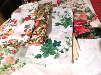 Variety Of Tablecloths And Lace Tablecloth