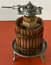 Filli Rossi, Calzolaro-PG Petite Grape, Wine Press