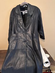 BB Dakota Ladies Black Leather Coat  - Made In Canada  Size Small