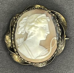 Victorian Hand Carved Shell Cameo Brooch