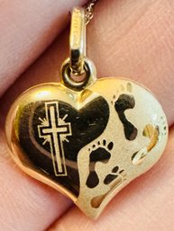 BEAUTIFUL 14K GOLD FOOTPRINTS HEART NECKLACE SAYING ON THE BACK