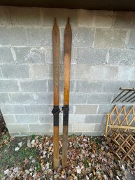 PAIR OF ANTIQUE WOOD SKIS