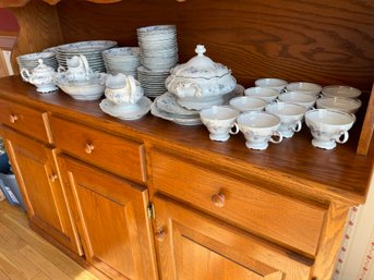 Johann Haviland China Set For 12, 7pps And 93 Pieces In Total.