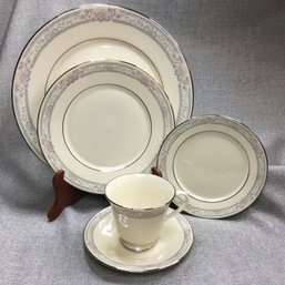 6 Place Settings Of New / Unused LENOX CHARLESTON Pattern China Set - 5 Pieces In Each Setting - Set 1 Of 2