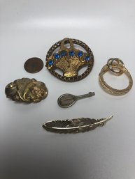 5 Vintage Pins