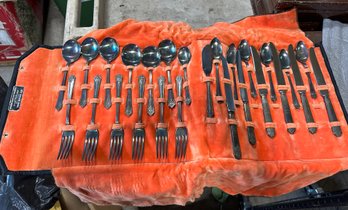 Vintage 1847 Rogers Brothers Flatware Set In Case Service For 6