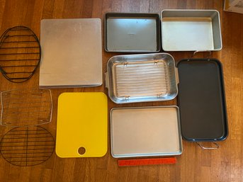 Assorted Baking Pans