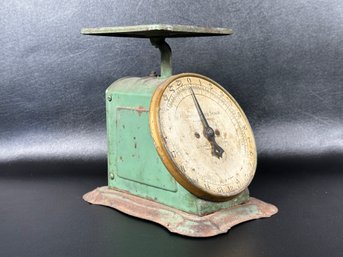 A Vintage Columbia Family Scale