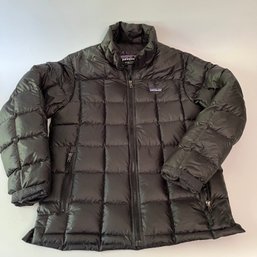 A Mens Patagonia Down Sweater Jacket In Black - Size S