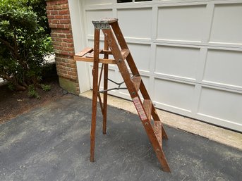 5' Wood Ladder
