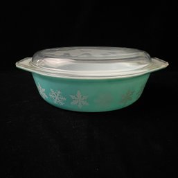 Snowflake Pyrex Casserole Dish