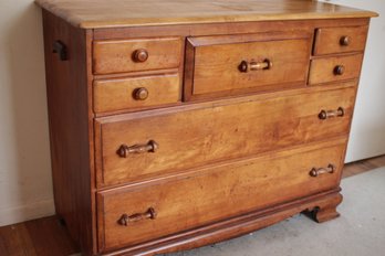Pine Country Chest Of Drawers With 7 Dovetailed Drawers