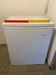 Galaxy Chest Freezer White 27x23x34.5 Model 253.19501990