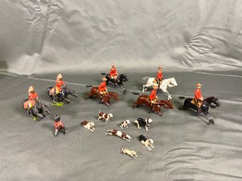 Dogs And Horses Soldiers And Indians Britains Models Original Lead Toys London England