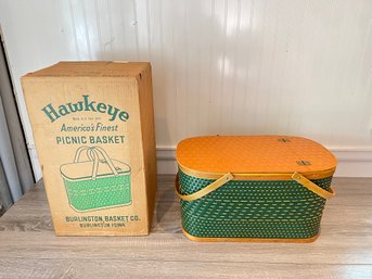 Like New Hawkeye Green Picnic Basket