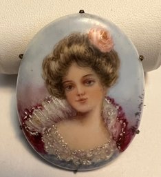 VICTORIAN LADY SIGNED HAND PAINTED PORCELAIN BROOCH