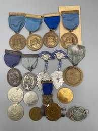 Collection Of Vintage Freemason's  Medals And Tokens. (Masonic 2)