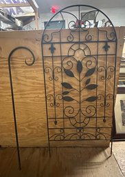 Vintage Metal Iron Door Way Or Garden Leaves Design Decorative And Shepherd Hook.  BS - WA-D