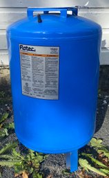 Flotec Pre-Charged Pressure And Horizontal Tank