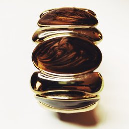 Bracelet With Beautiful Brown Swirl Design