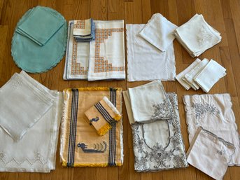 7 Assorted Vintage Place Mats And Napkin Sets - Cross Stitch, Embroidered, Scalloped Edge