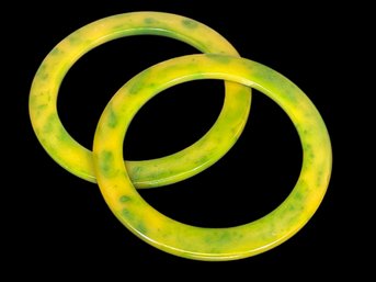 Lot Two Disc Formed Green Yellow Marbleized Bakelite Plastic Bangle Bracelet