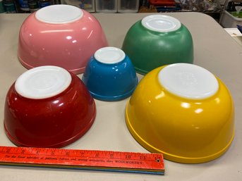 Vintage Pyrex Collector Mixing Bowls: Pink 4qt, Yellow And Green 2.5qt, Red 7x3.5 And Blue 5.5x3 No Chips