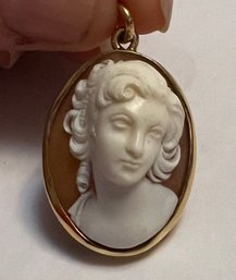 VINTAGE 14K GOLD HIGH RELIEF CAMEO PENDANT