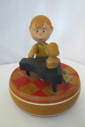 Collectible 1968 Peanuts Schroeder Wooden Music Box - Working