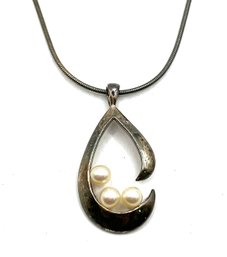 Vintage Sterling Silver Pearl Color Beaded Pendant On Smooth Chain Necklace
