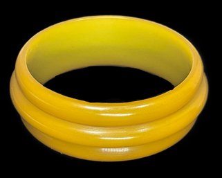 Large Ribbed Yellow/green Bakelite Bangle Bracelet Vintage