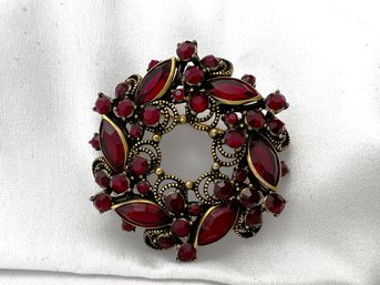 Vintage Red Wreath Form Weiss Brooch