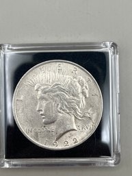 Beautiful 1922 Silver Peace Dollar In Plastic Case