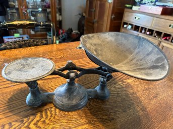 Antique General Store Scale With Scoop